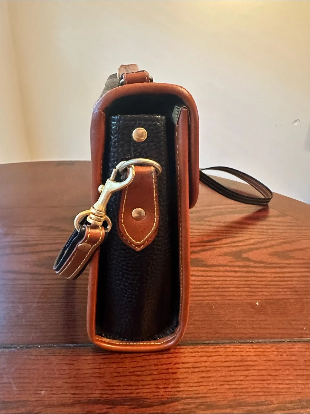 Vintage Dooney and Bourke AWL Black British Tan Crossbody Messenger Bag